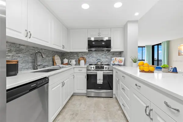 7100 SUNSHINE SKYWAY LN S #704, St Petersburg, FL 33711