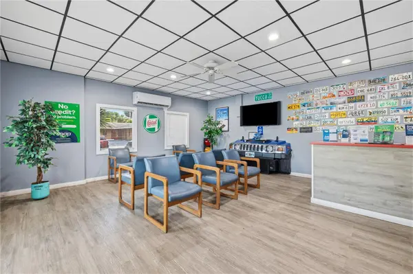 6200 N NEBRASKA AVE, Tampa, FL 33604