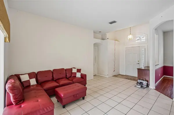 2302 TOWERING OAKS CIR, Seffner, FL 33584