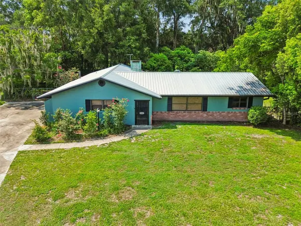1322 W VOORHIS AVE, Deland, FL 32720