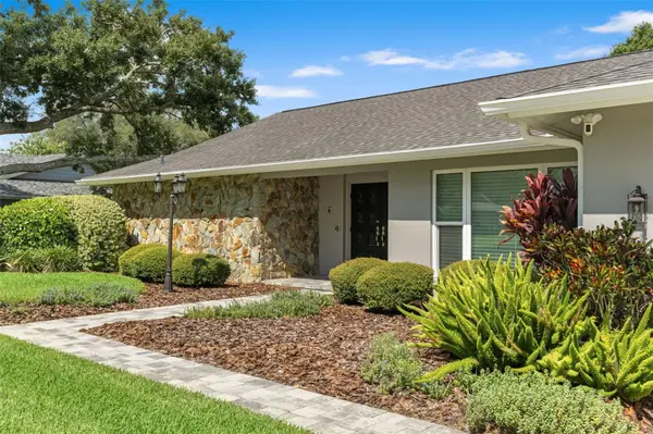 13916 MIDDLE PARK DR, Tampa, FL 33624
