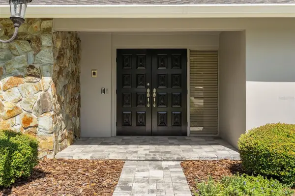 13916 MIDDLE PARK DR, Tampa, FL 33624