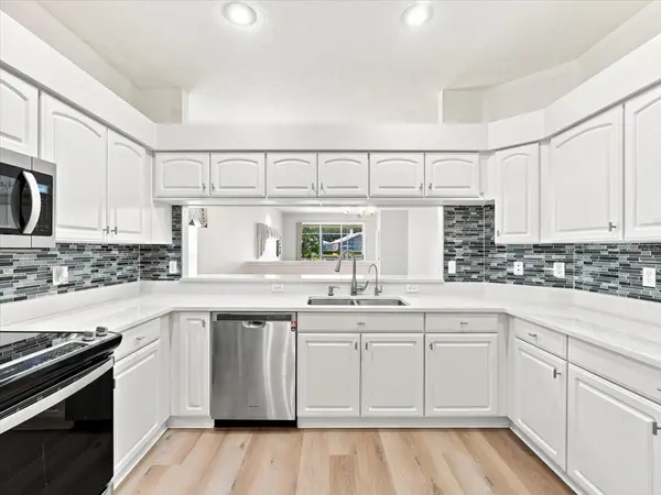 1333 LINDENWOOD DR, Tarpon Springs, FL 34688