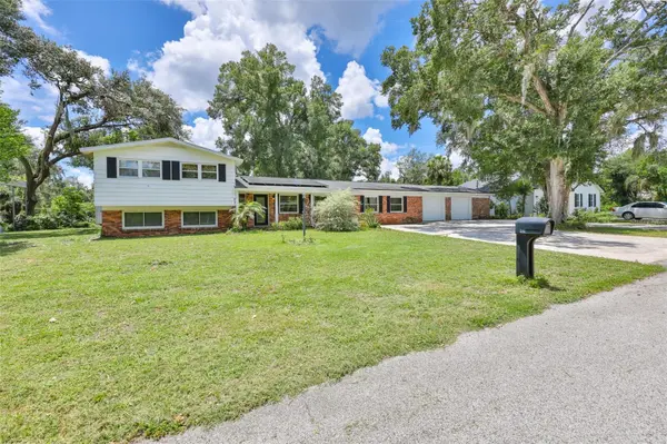 401 OVERLAND DR, Brandon, FL 33511