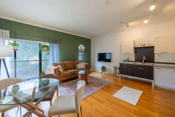 20 SW 6TH ST #211, Gainesville, FL 32601