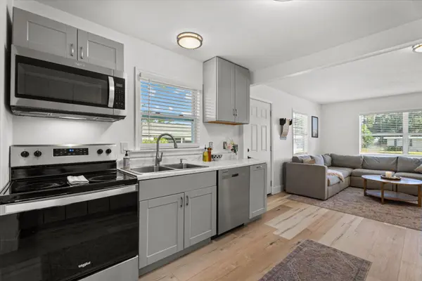 204 6TH AVE NW, Ruskin, FL 33570