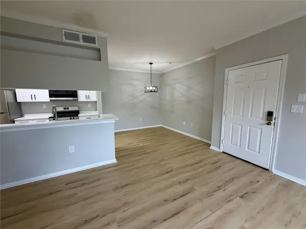 5612 PINNACLE HEIGHTS CIR #302, Tampa, FL 33624