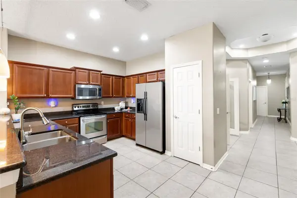 1040 ORCA CT, Holiday, FL 34691
