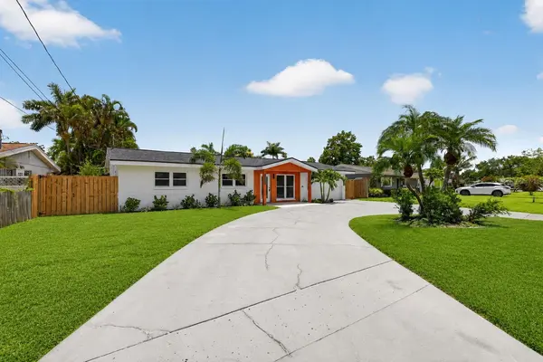 1524 CARSON CIR NE, St Petersburg, FL 33703