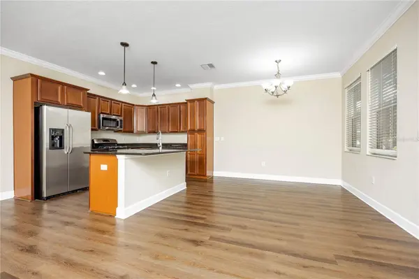 6112 FISHHAWK CROSSING BLVD, Lithia, FL 33547