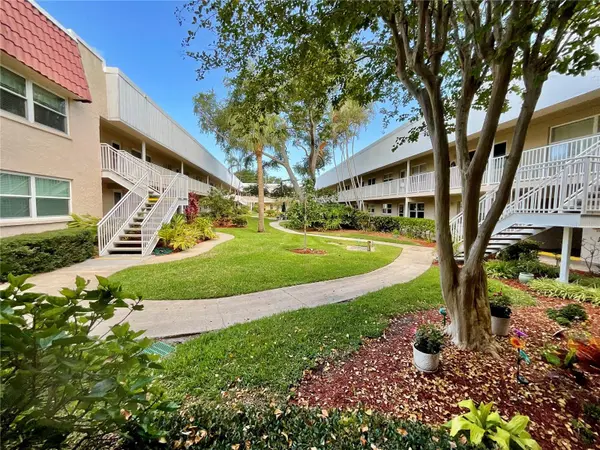 10034 64TH AVE N #11, St Petersburg, FL 33708