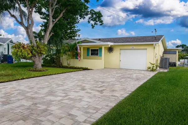 318 CIRCLE DR, Palm Harbor, FL 34683
