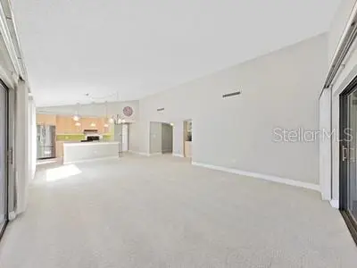 700 STARKEY RD #422, Largo, FL 33771