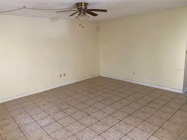 11720 RAINTREE LAKE LN #B, Tampa, FL 33617