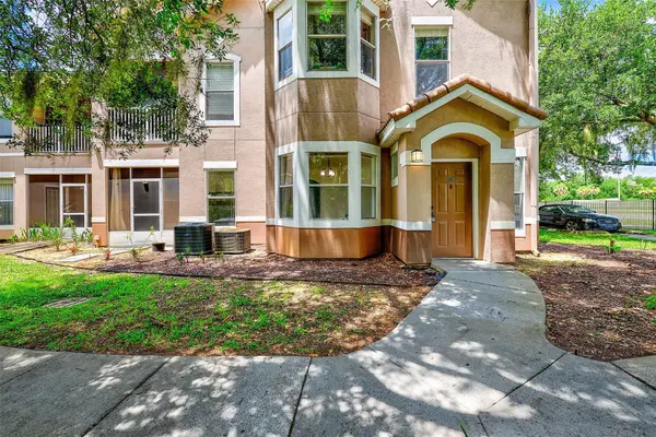 18138 VILLA CREEK DR #18138, Tampa, FL 33647