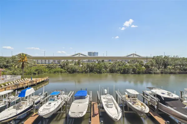 5000 CULBREATH KEY WAY #8-205, Tampa, FL 33611