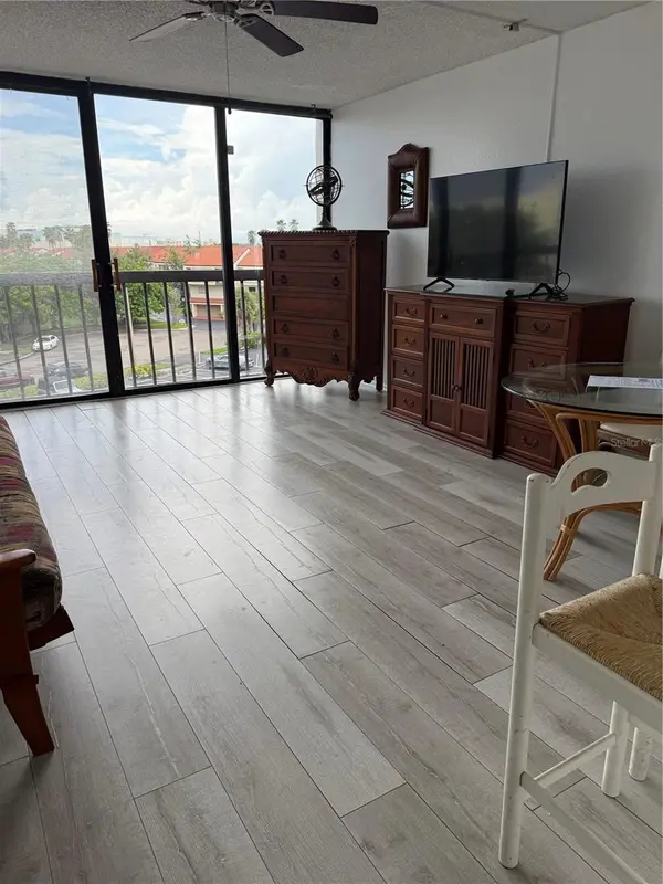 255 DOLPHIN PT #404, Clearwater Beach, FL 33767
