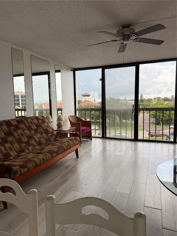 255 DOLPHIN PT #404, Clearwater Beach, FL 33767