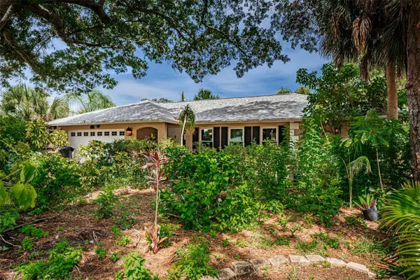 5230 VENETIAN BLVD NE, St Petersburg, FL 33703
