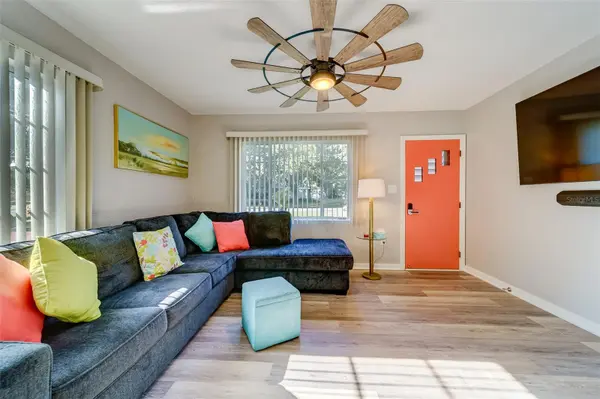 10802 MOHAWK RD, St Petersburg, FL 33708