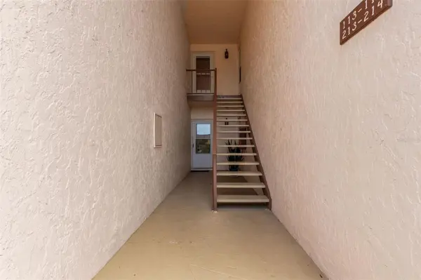114 FERNWOOD CIR #114, Seminole, FL 33777