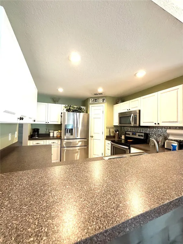 902 E TOMLIN ST, Plant City, FL 33563