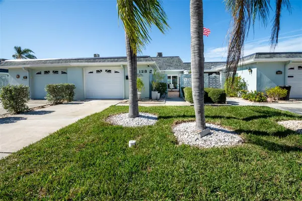128 BOCA CIEGA POINT BLVD N, St Petersburg, FL 33708