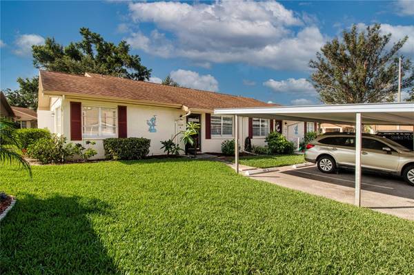 1828 FOXHUNT DR #A, Sun City Center, FL 33573