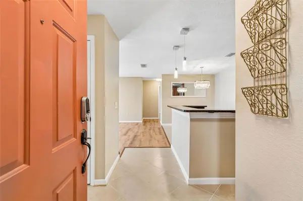 9481 HIGHLAND OAK DR #814, Tampa, FL 33647
