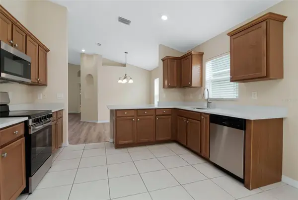 2313 LAWRENCE HALL ST, Ruskin, FL 33570