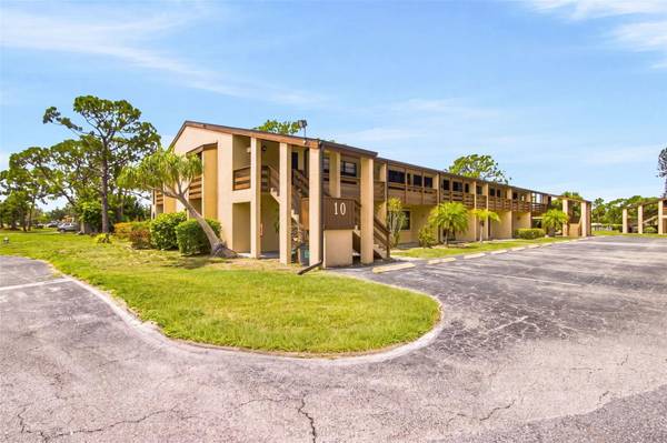 10 QUAILS RUN BLVD #8, Englewood, FL 34223