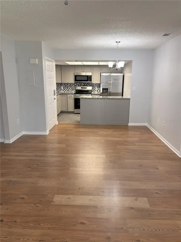 4015 ASHFORD GREEN PL #D202, Tampa, FL 33613