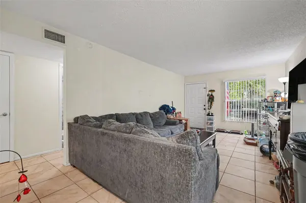 14203 SHADOW MOSS LN #102, Tampa, FL 33613
