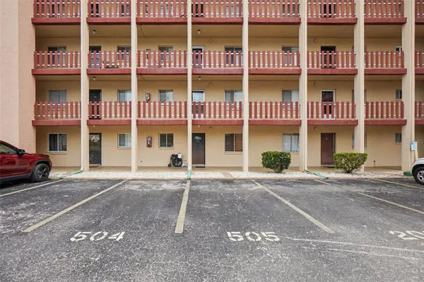 4009 LAKE BAYSHORE DR #105, Bradenton, FL 34205