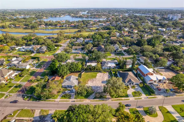 1020 SNELL ISLE BLVD NE, St Petersburg, FL 33704