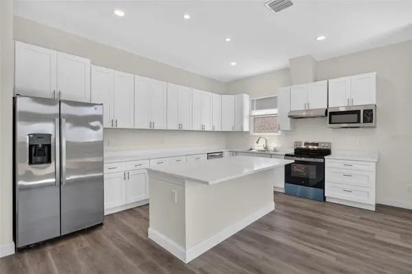 3022 W DOUGLAS ST, Tampa, FL 33607