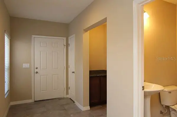 5206 BANNISTER PARK LN, Lithia, FL 33547