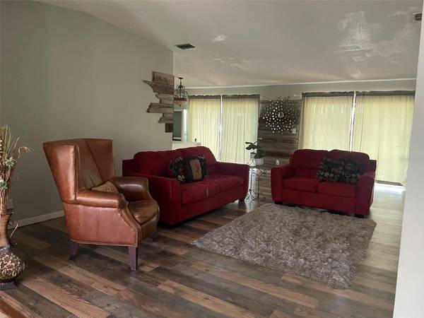 1601 STEPHENS RD, Ruskin, FL 33570