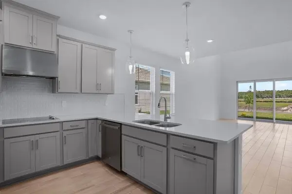 735 STEEL DR, Apollo Beach, FL 33572