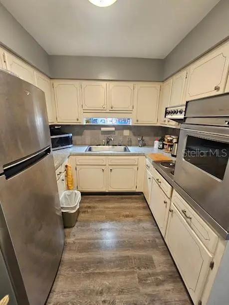 4565 DUHME RD #207, St Petersburg, FL 33708