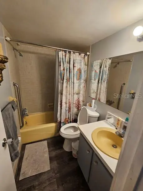 4565 DUHME RD #207, St Petersburg, FL 33708