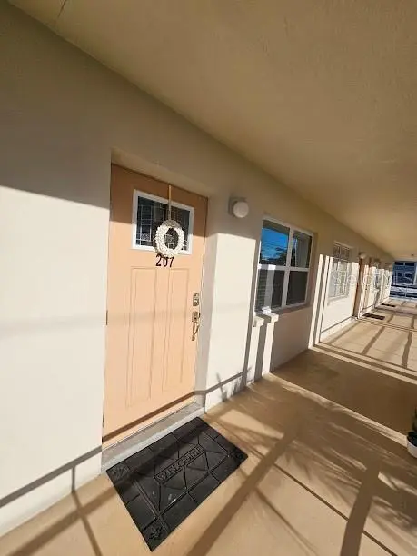 4565 DUHME RD #207, St Petersburg, FL 33708