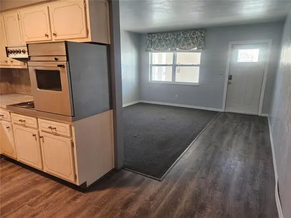 4565 DUHME RD #207, St Petersburg, FL 33708
