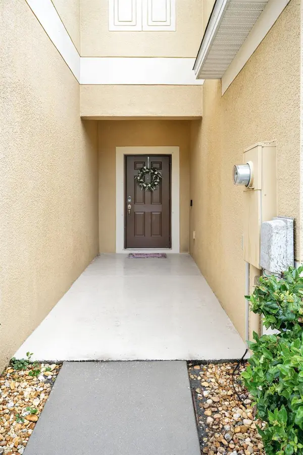 2148 GOLDEN FALCON DR, Ruskin, FL 33570