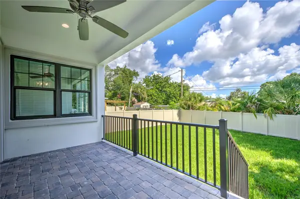 855 39TH AVE N, St Petersburg, FL 33703