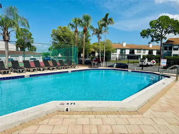 2073 SKIMMER CT W #222, Clearwater, FL 33762