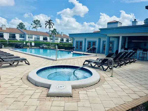 2073 SKIMMER CT W #222, Clearwater, FL 33762