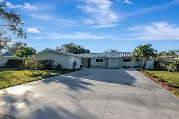 809 JACARANDA DR, Largo, FL 33770