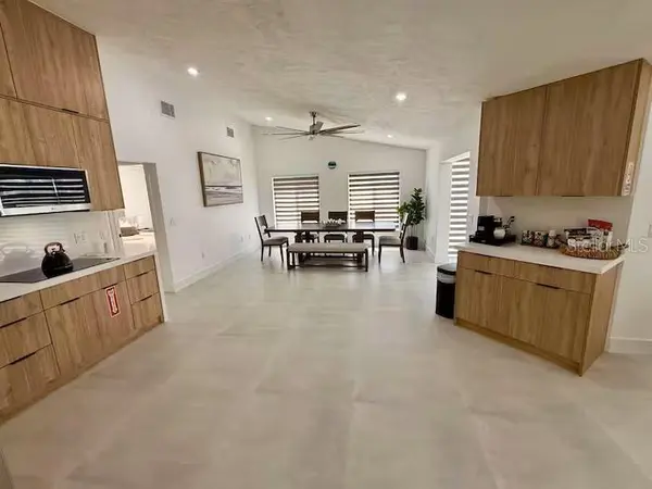 4760 CAMPHOR AVE, Sarasota, FL 34231