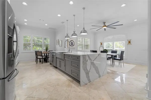 4802 W BEACHWAY DR, Tampa, FL 33609